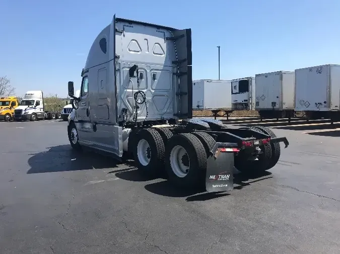 2019 Freightliner T12664ST