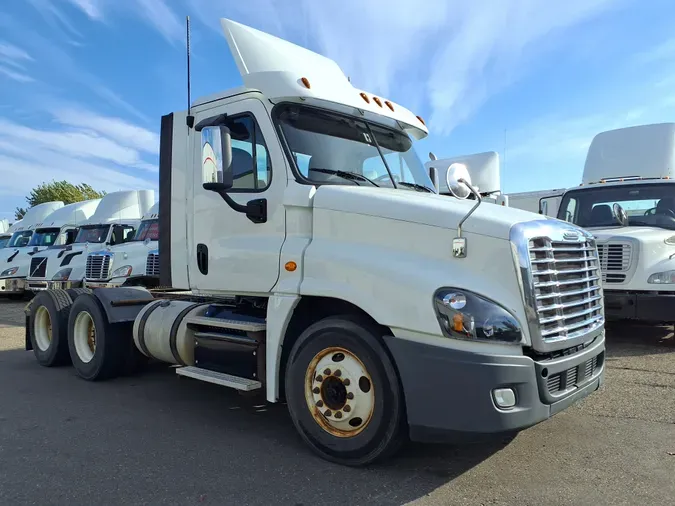 2018 FREIGHTLINER/MERCEDES CASCADIA 125