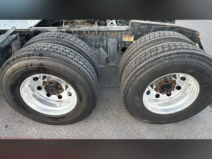 2021 Freightliner Cascadia 126