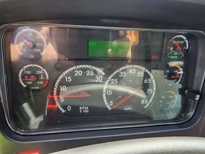 2016 FREIGHTLINER M2 106