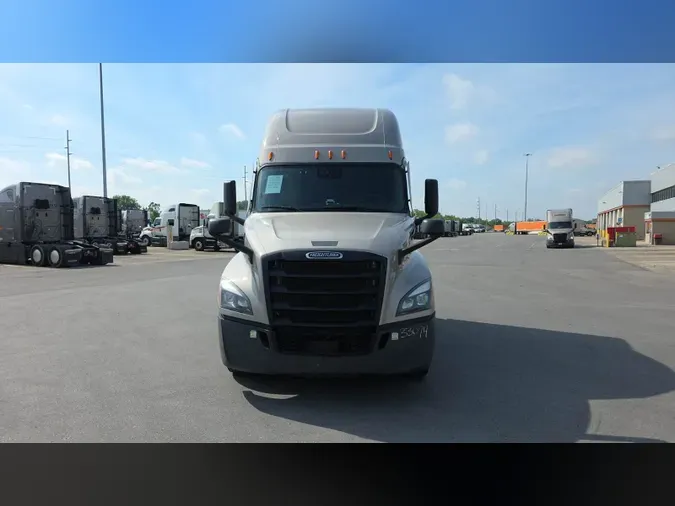2025 Freightliner Cascadia 126
