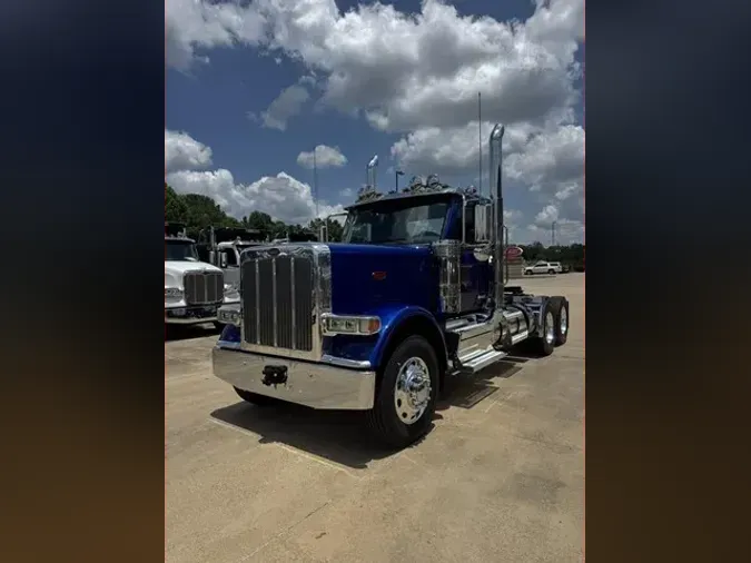 2027 PETERBILT 589da292360b303770046cdf1513b77986d