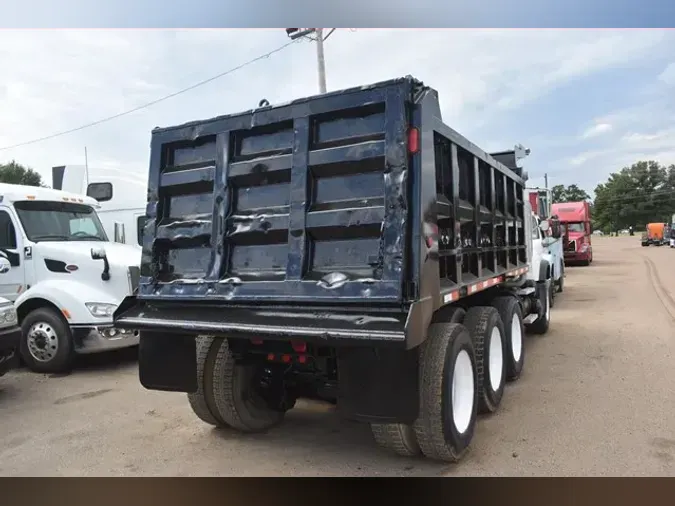 2004 MACK GRANITE CV713