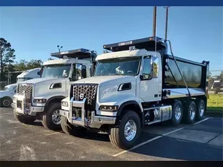 2022 VOLVO VHD84F300