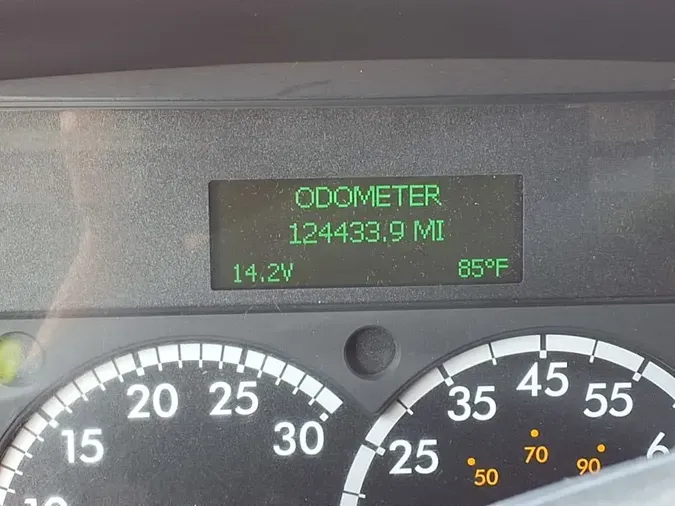 2017 FREIGHTLINER M2 106