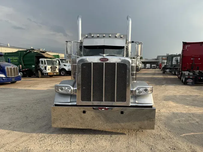2023 Peterbilt 389