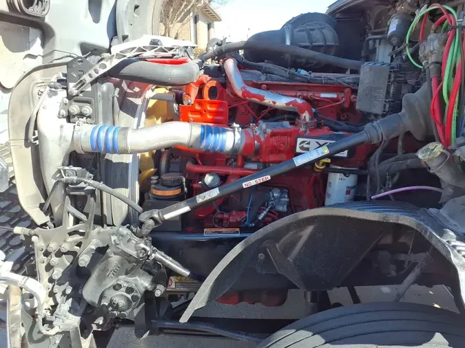 2019 VOLVO VNL64T-300