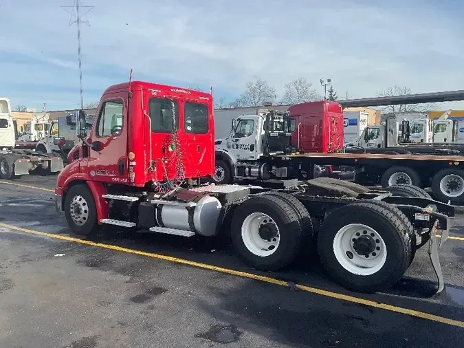 2018 Freightliner X11364ST