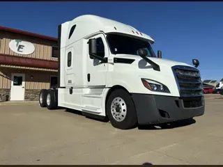 2019 Freightliner New Cascadia 126