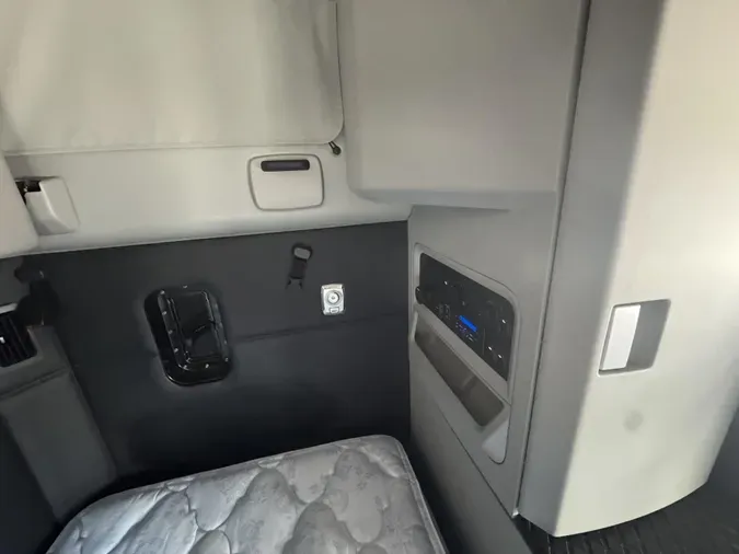 2024 Kenworth T680