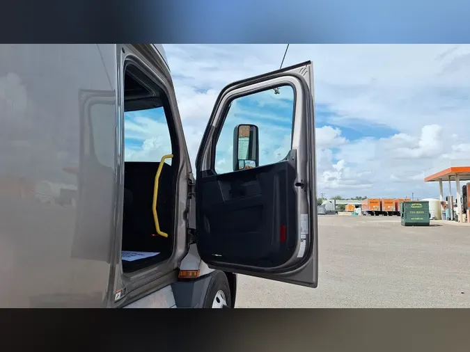 2023 Freightliner Cascadia 126