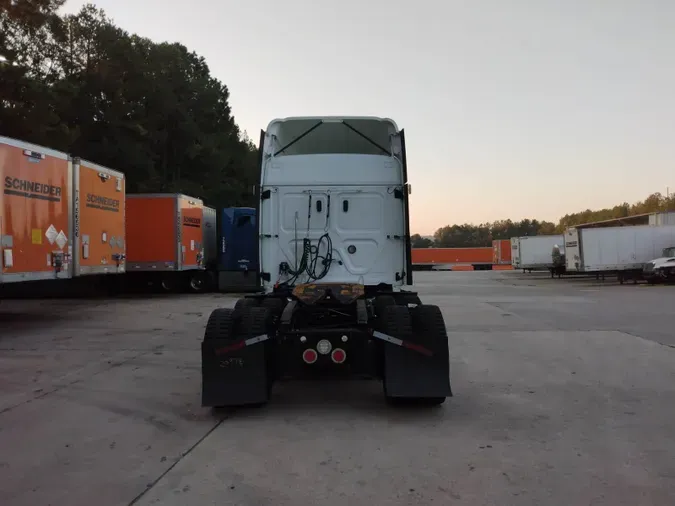 2022 Freightliner Cascadia 126da3e469de4cfcb86680cd823a789852e