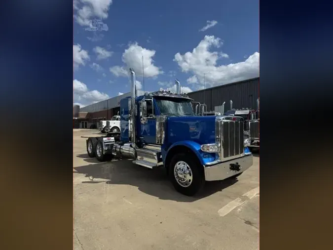 2027 PETERBILT 589