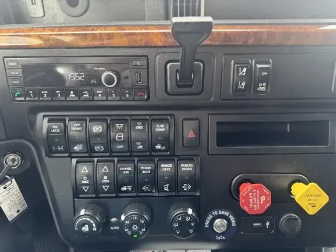 2022 International LT625