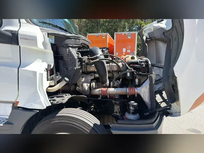 2020 Freightliner Cascadia 126