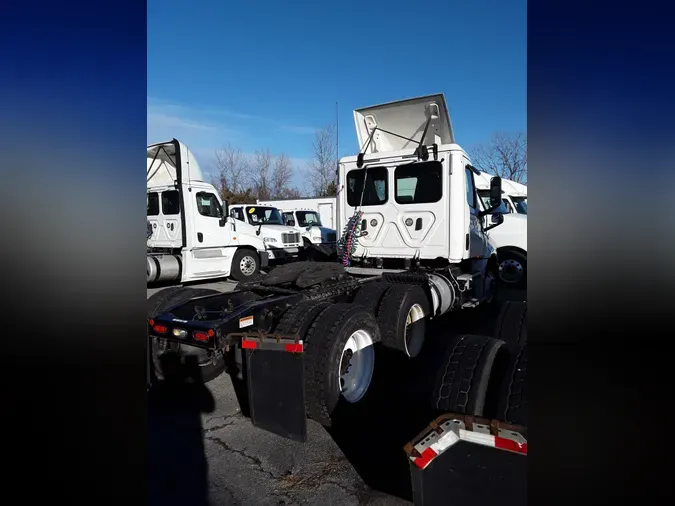 2019 FREIGHTLINER/MERCEDES NEW CASCADIA 126