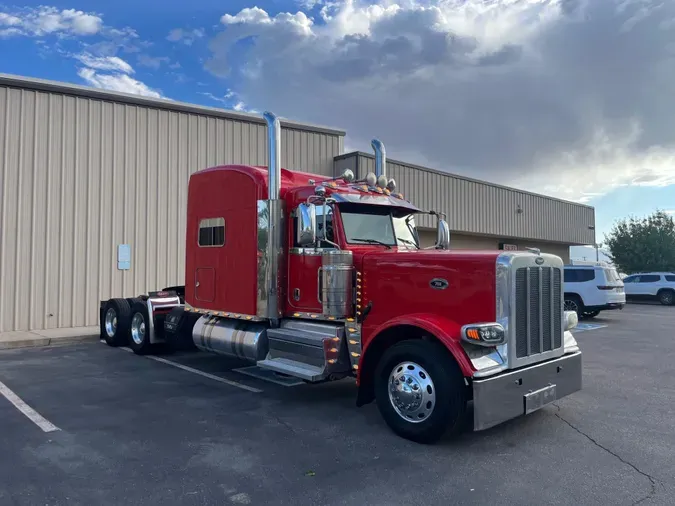 2020 Peterbilt 389