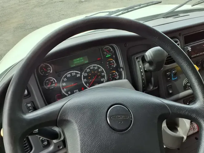 2019 FREIGHTLINER/MERCEDES M2 106