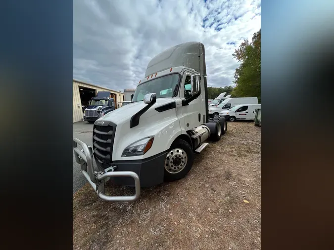 2020 FREIGHTLINER/MERCEDES NEW CASCADIA 116da4bca2d3c0d2ab1672fdf291749a4e2