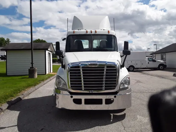 2016 FREIGHTLINER/MERCEDES CASCADIA 125