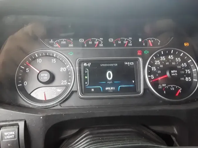 2020 NAVISTAR INTERNATIONAL LT625 DAYCAB T/A