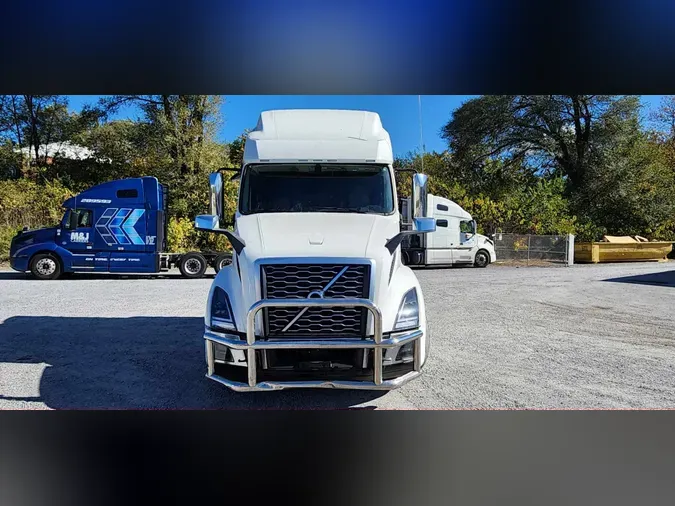 2023 VOLVO VNL64T760