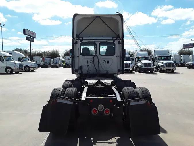 2018 FREIGHTLINER/MERCEDES CASCADIA 125