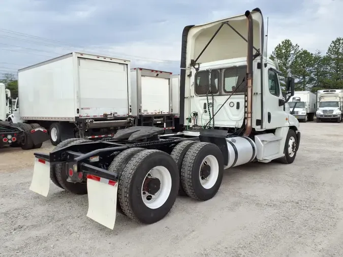 2020 FREIGHTLINER/MERCEDES CASCADIA 125da56a0cdc8993d1e17b29530e69841e2