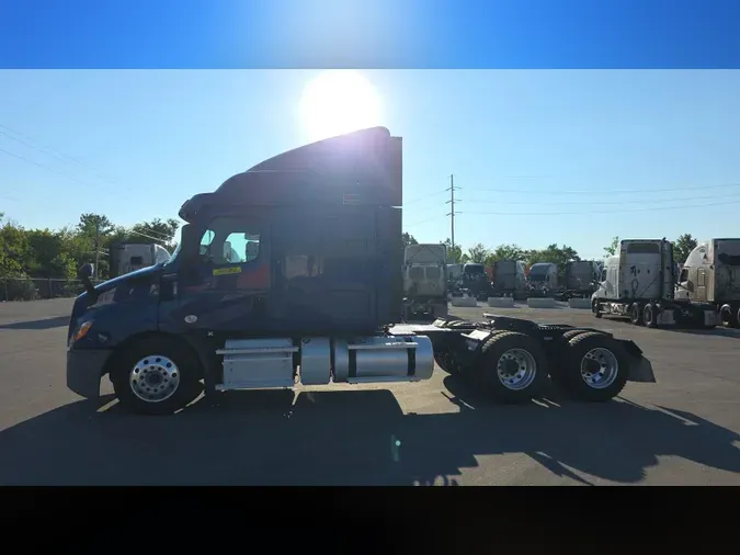 2020 Freightliner Cascadia 126