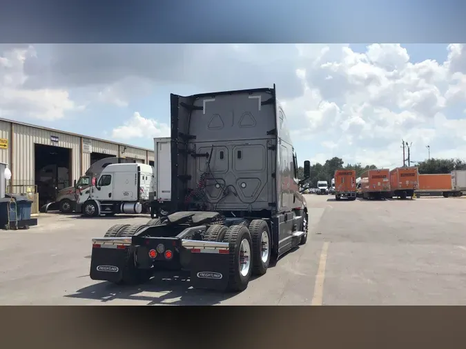 2023 Freightliner Cascadia