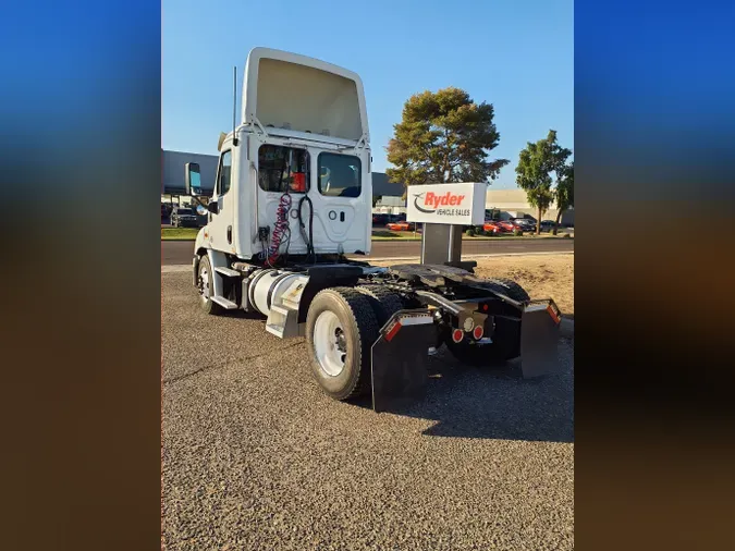 2018 FREIGHTLINER/MERCEDES CASCADIA 113