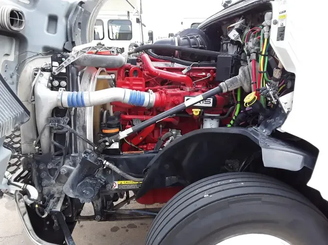 2019 VOLVO VNL64T-300
