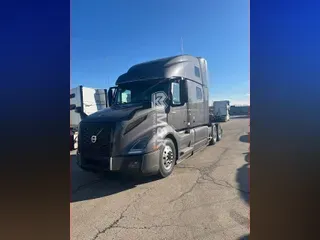 2024 VOLVO VNL64T860