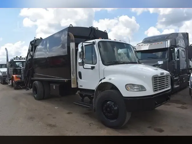 2005 FREIGHTLINER BUSINESS CLASS M2 106