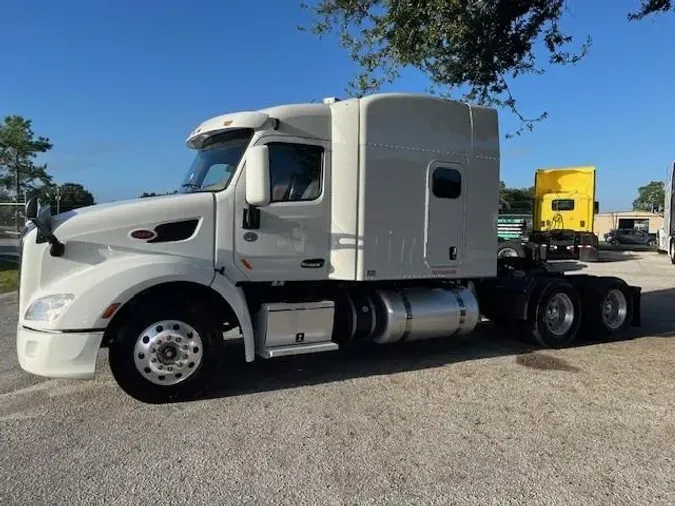 2022 Peterbilt 579