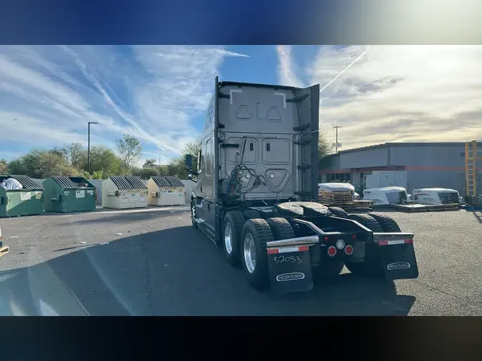 2024 Freightliner Cascadia 126da5fdde2c704f9d07a635288a7928099