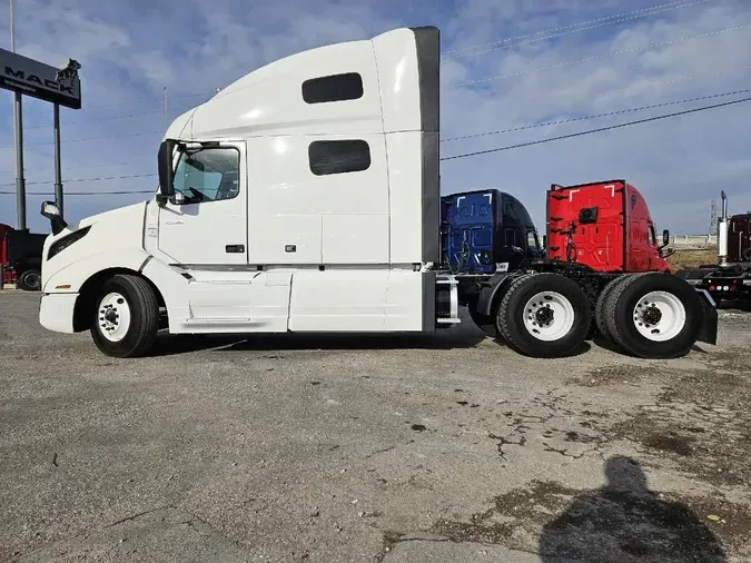 2019 VOLVO VNL64T760