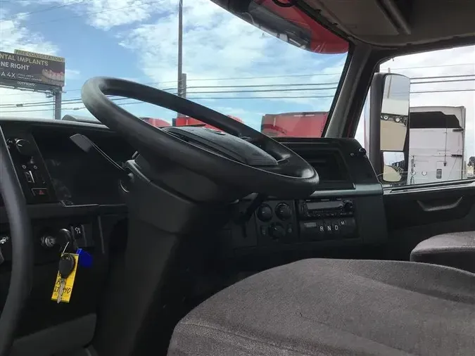 2023 VOLVO VNR300