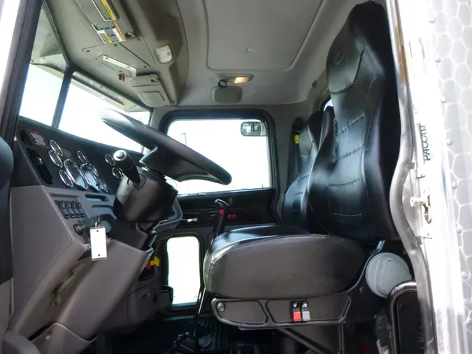 2020 Peterbilt 389