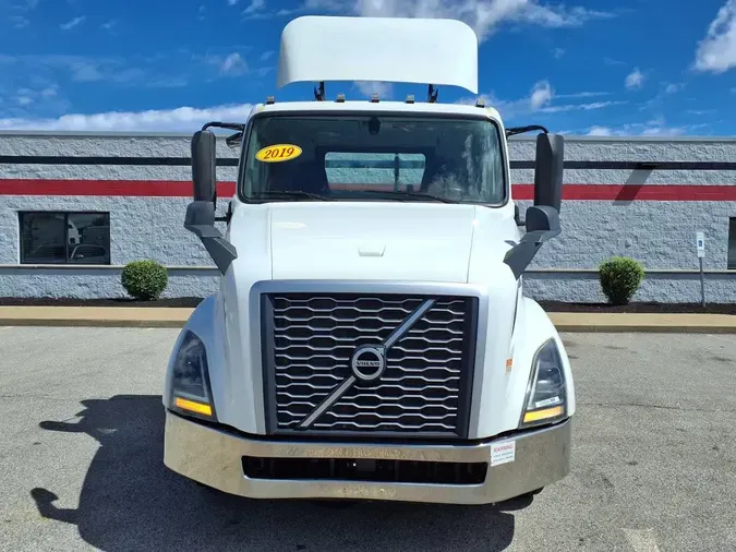 2019 VOLVO VNL64T-300