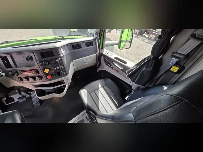 2023 Peterbilt 579