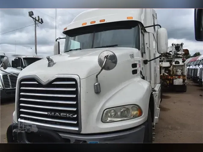 2015 MACK PINNACLE CXU613