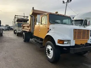 2002 INTERNATIONAL 4900