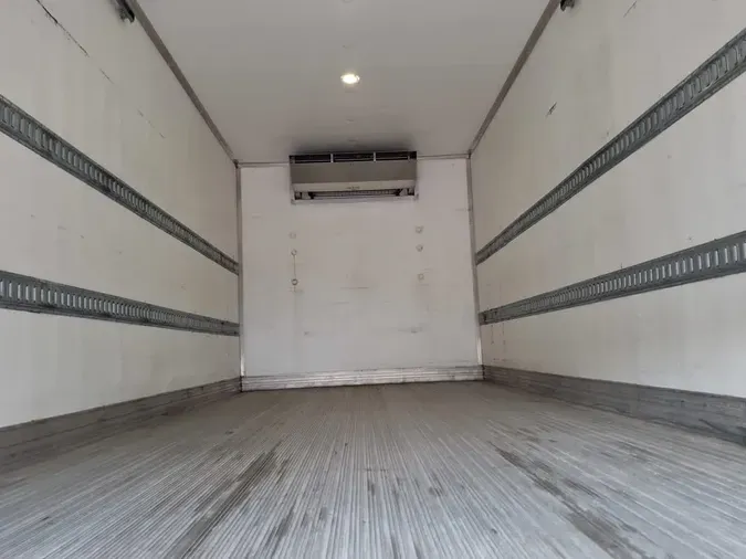 2017 FREIGHTLINER M2 106