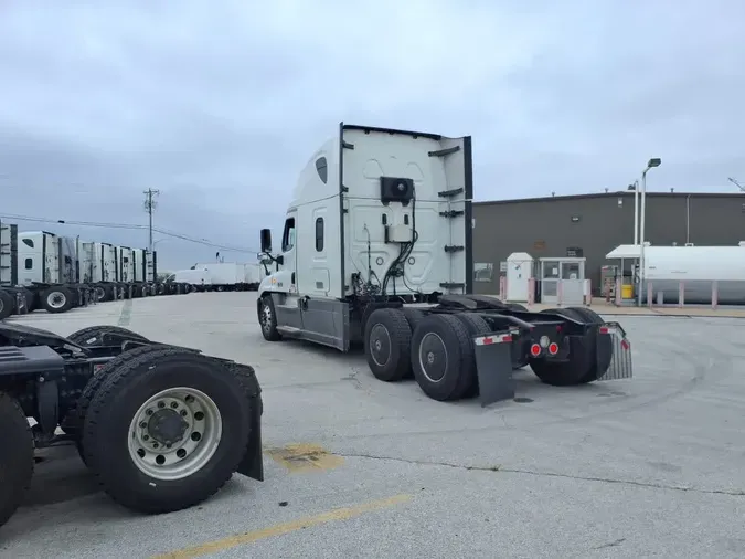 2020 FREIGHTLINER/MERCEDES CASCADIA 125