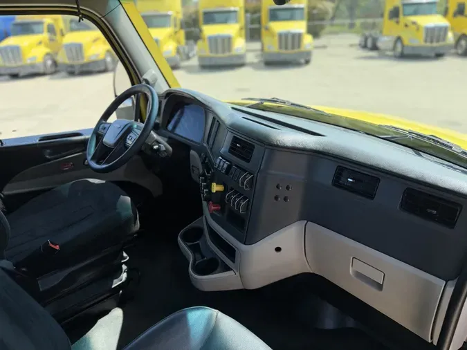 2022 Peterbilt 579