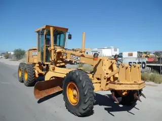 1998 Deere 770-CH