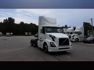 2018 Volvo VNL300