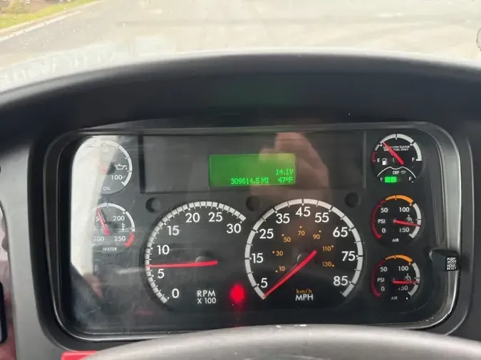 2018 FREIGHTLINER/MERCEDES M2 106da857d569ee8a1036784aa314b49772a