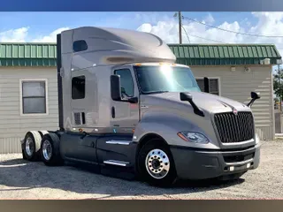 2022 INT LT625 6x4